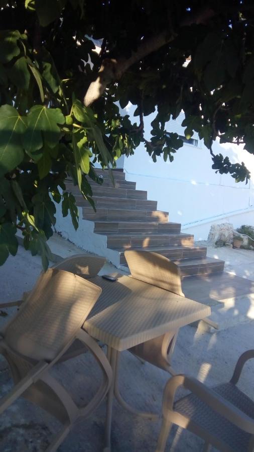 Condo Rooms Sarandë エクステリア 写真