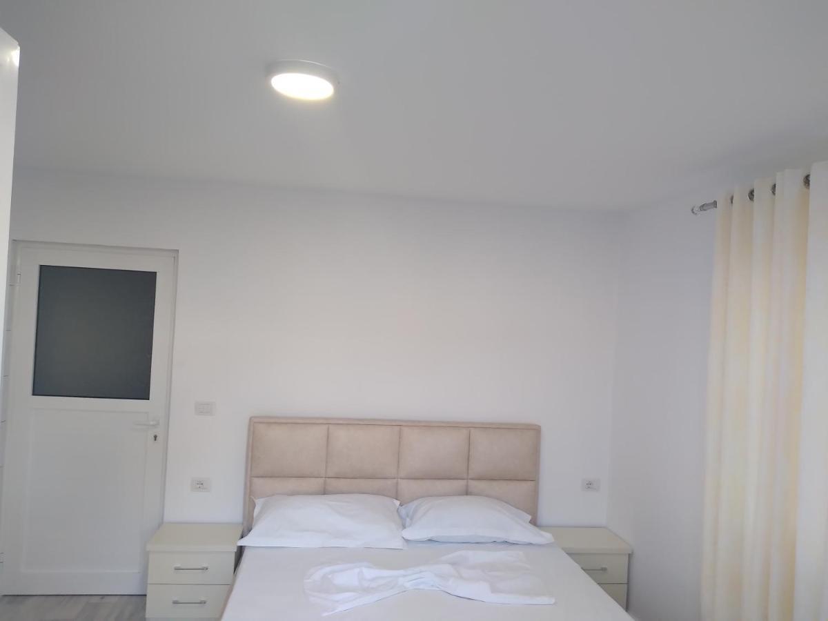 Condo Rooms Sarandë エクステリア 写真