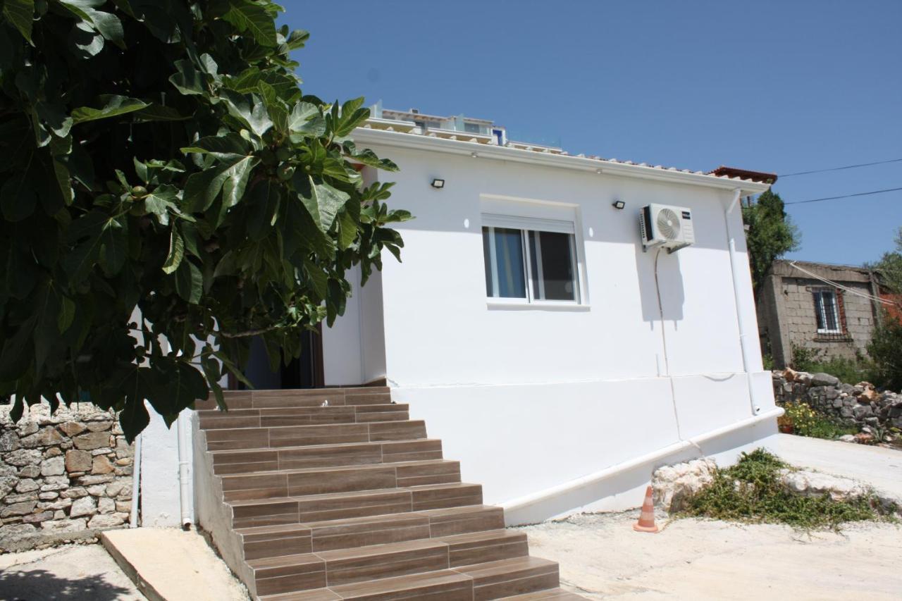 Condo Rooms Sarandë エクステリア 写真